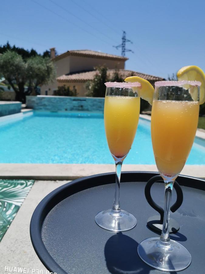 Villeneuve  Suite Romantique Le Temps D'Un Instant Loveroom Hammam Jacuzzi Piscine المظهر الخارجي الصورة